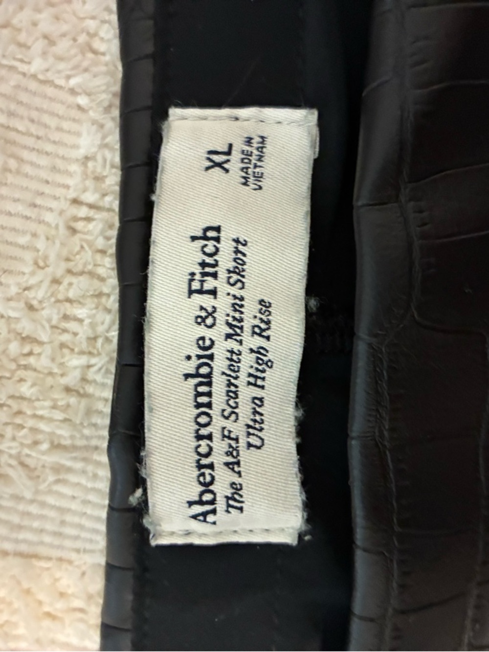 A&F Scarlett Mini Skort-Vegan Leather Croc Texture - Picture 3 of 4
